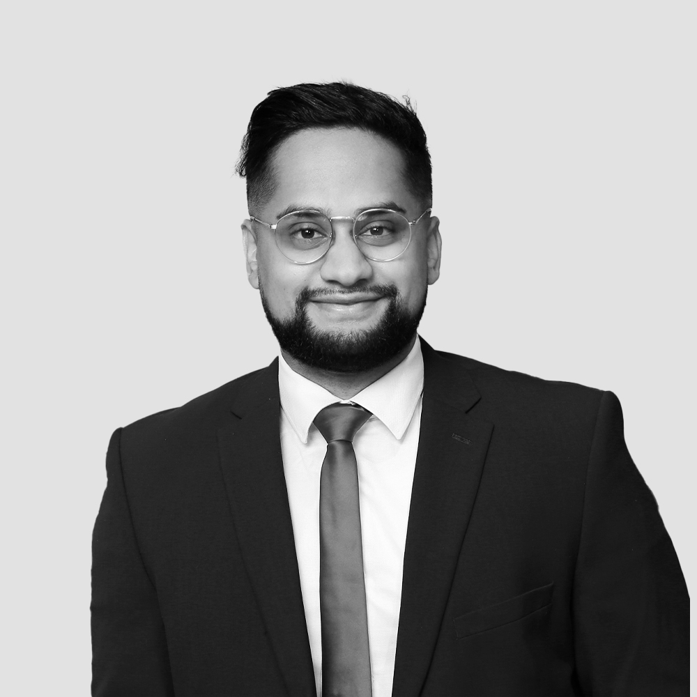 headshot for Ashif Ali, Immigration Advisor<br />
Broadfield UK