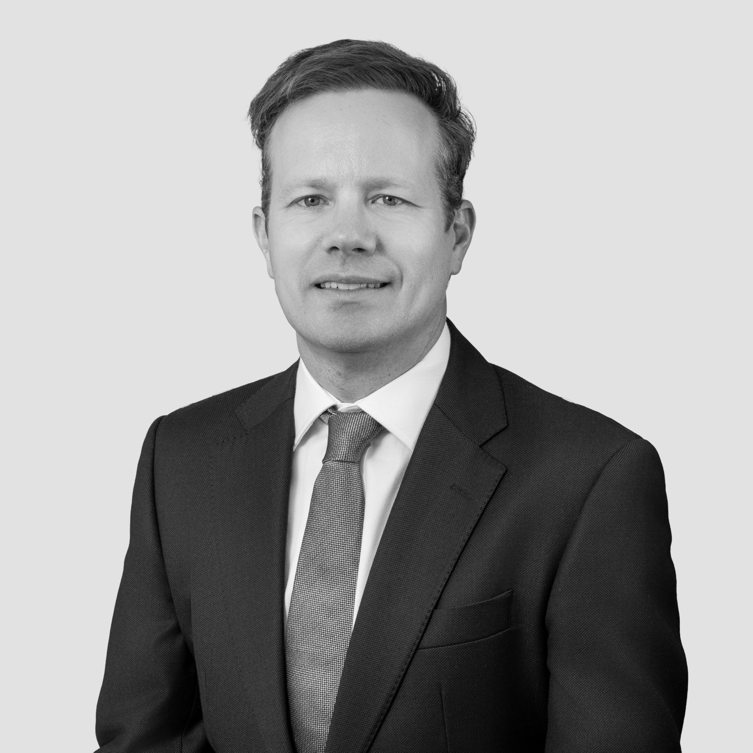 headshot for Oliver Kelly, Partner<br />
Broadfield UK